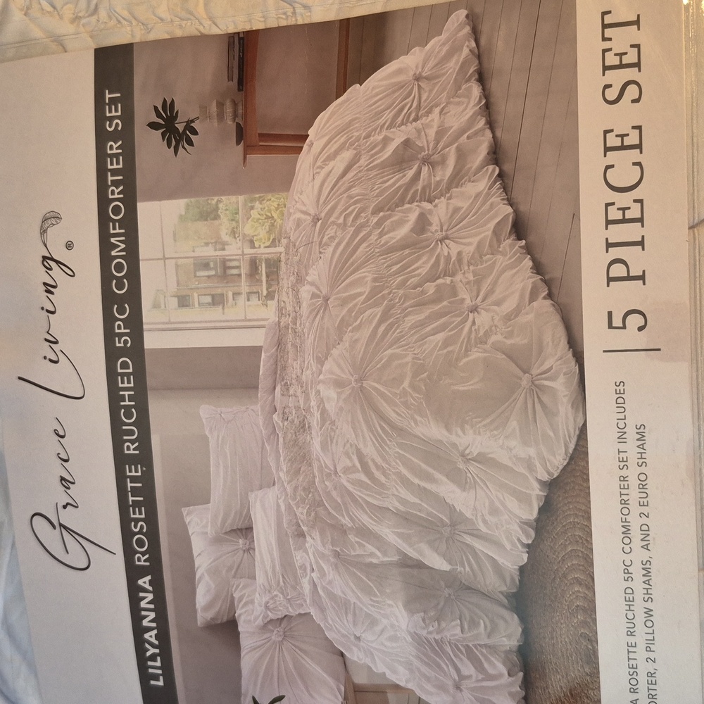 Luxurious Grace Living Full/Queen White 5 PC Rosette Ruched Comforter Set